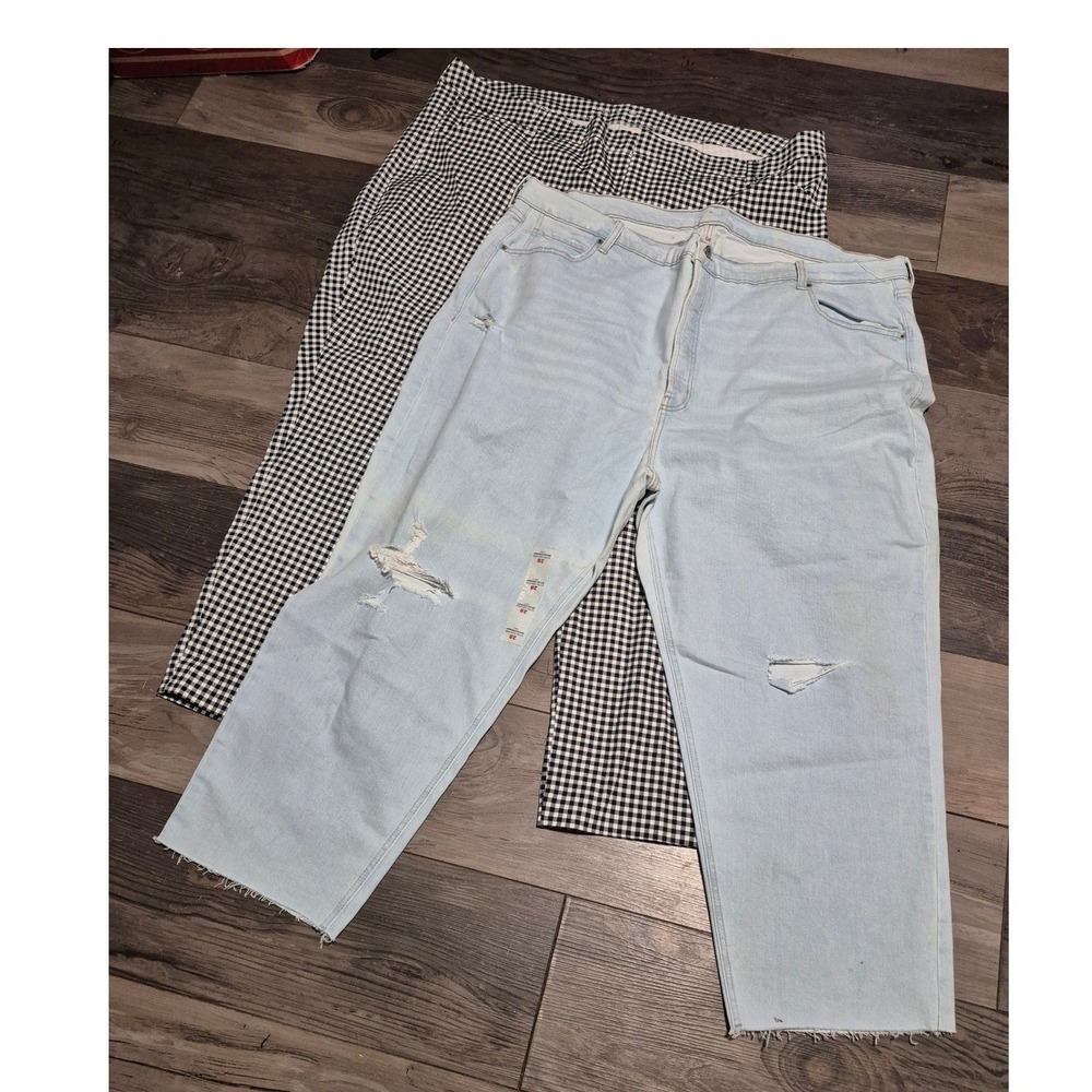 2 pairs‎ of Old Navy pants size 28
